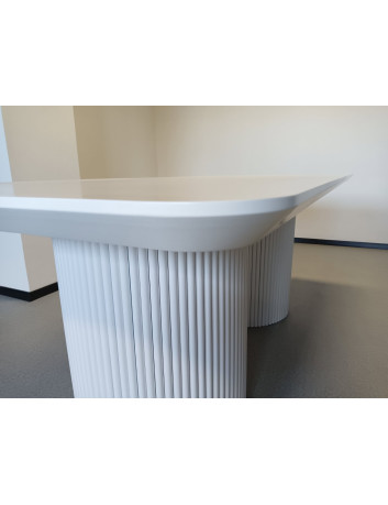 STÓŁ S63 KOLUMNOWY DREWNIANO-METALOWY BLAT LAKIEROWANY  BIAŁY 4 CM PODSTAWA BIAŁA METALOWA